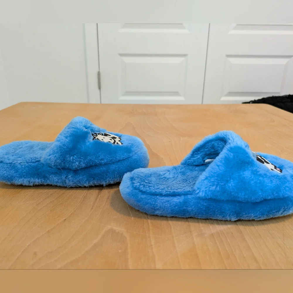 N/A cozy blue
